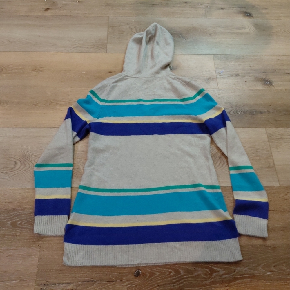 Lord & Taylor 100% Cashmere Sweater in Cream Long Sleeve - Picture 2 of 10